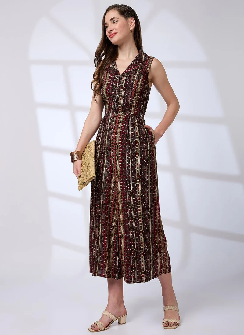 جلو باص جمبسوت نسائي بياقة مطوية وطبعات زهور وربطة خصر